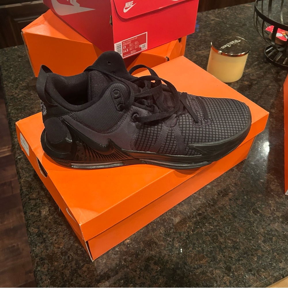 Nike Men's Black Athletic Sneakers